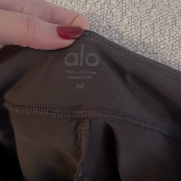 NWOT Alo Airbrush High-Waist Flutter Legging Limited Edition Color - Picture 7 of 7